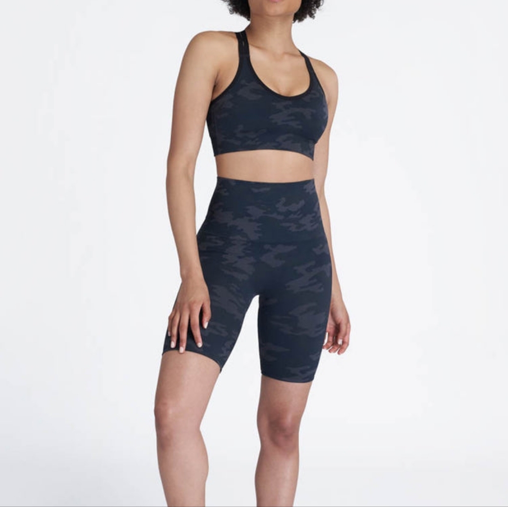 Spanx lamn bike shorts black camo size M